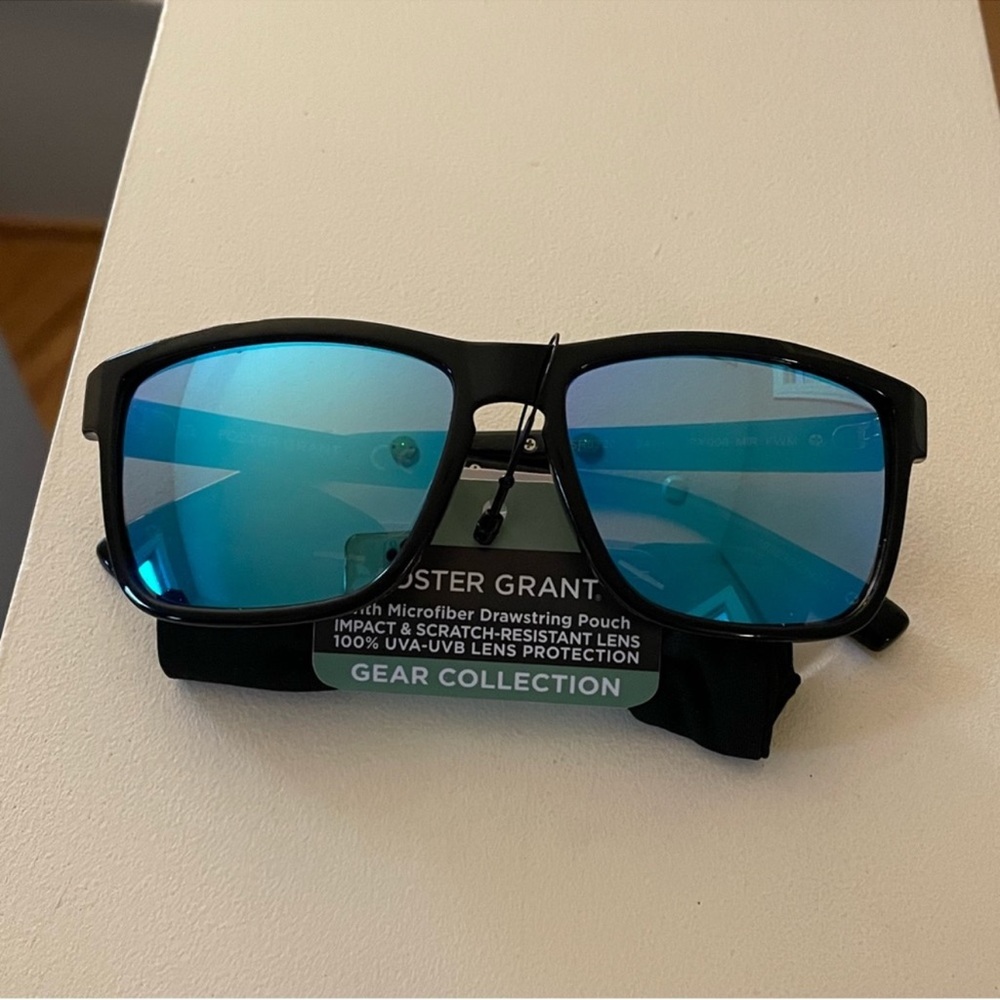 Brand new “Foster Grant “unisex sunglasses.Scratch-resistant lens,100%UVA-UVB.😍